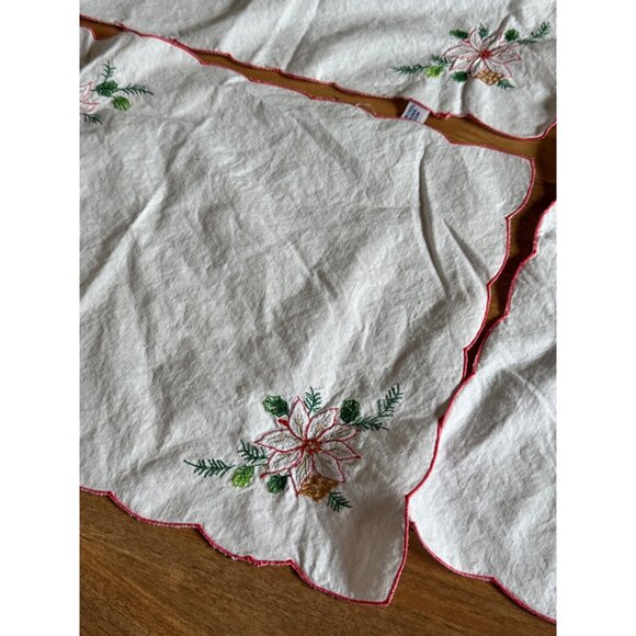 Vintage Imperial Elegance Embroidered Christmas Placemats With Poinsettia Set 6 - Picture 4 of 8